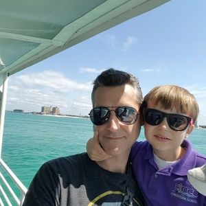 Meet your Posher, Eric